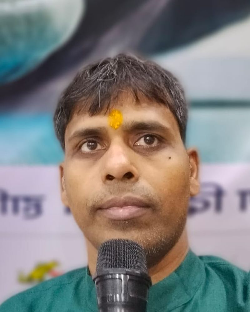 Mukesh, founder of YogaSarovar